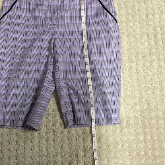 Cutter & Buck Purple and Black Bermuda Shorts, Women’s Size 2. - Picture 6 of 7